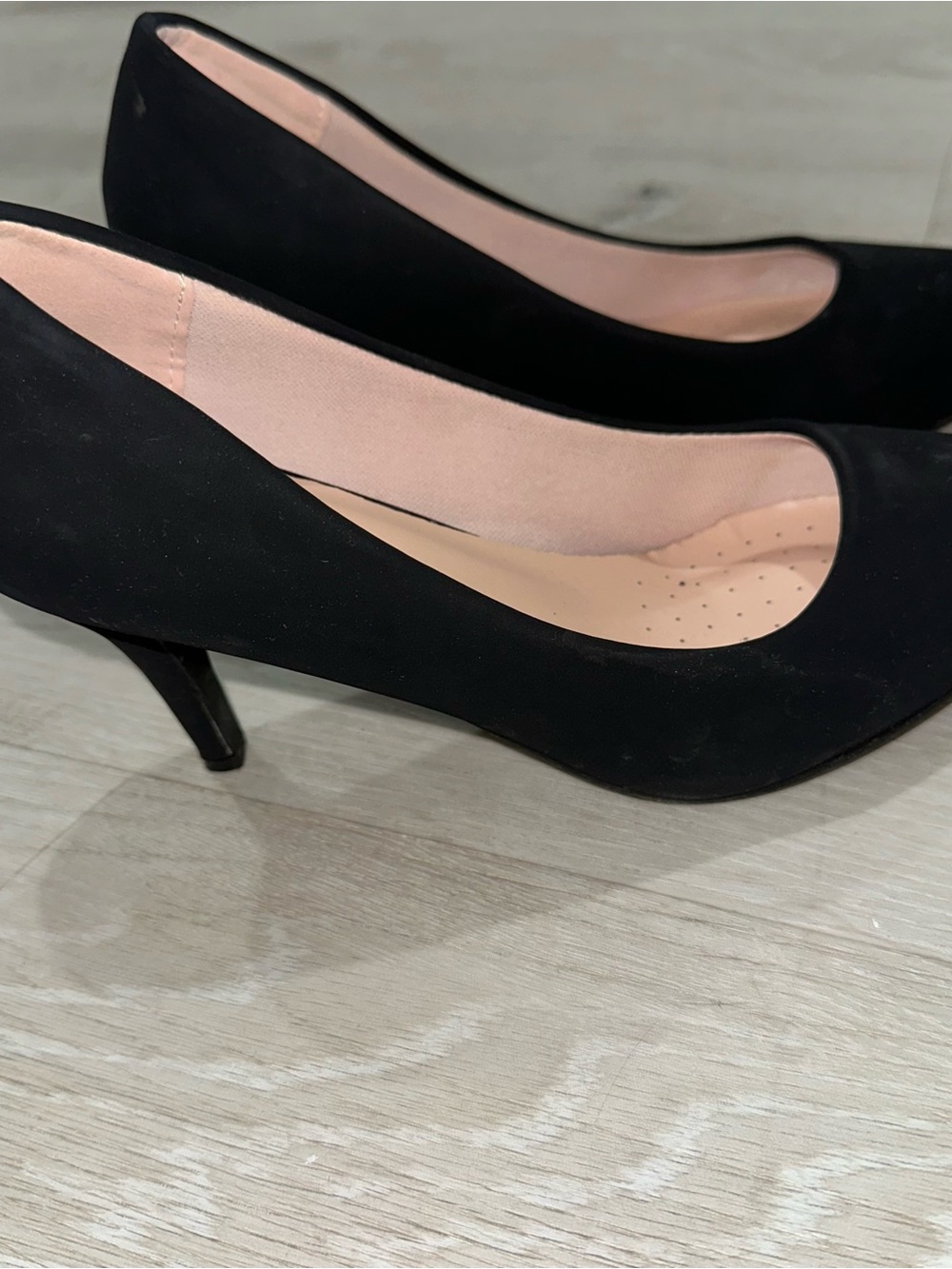 Seychelles Black Suede Mid Heel Pumps